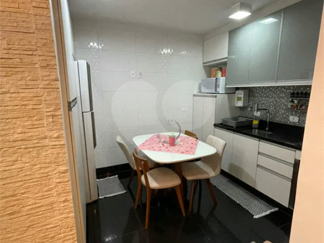 Casa à venda com 3 quartos, sendo 1 suíte,  no condomínio Villagio Campo Grande, São Paulo - SP
