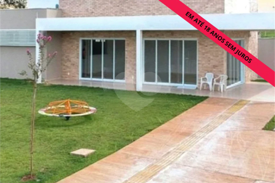 Terreno a venda com 300 metros quadrados no Condomínio Soleil