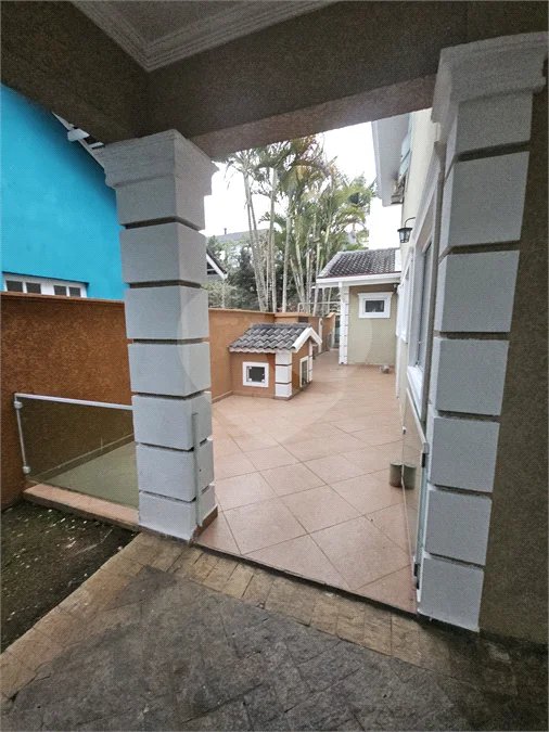 LINDA CASA PARA LOCAÇÃO COM 5 DORMITÓRIOS E PISCINA - Fernando Nobre – Cotia/SP