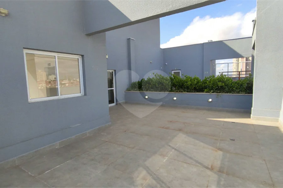 Vende-se apartamento no Edifício Residencial Flor do Ipê