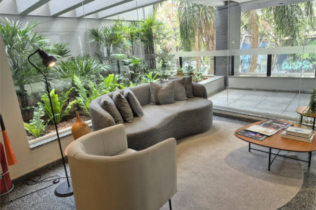 Sala comercial para venda ou locação na Brig.ís Antônio entre Paulista e Parque do Ibirapuera, 70 m², duas vagas de garagem