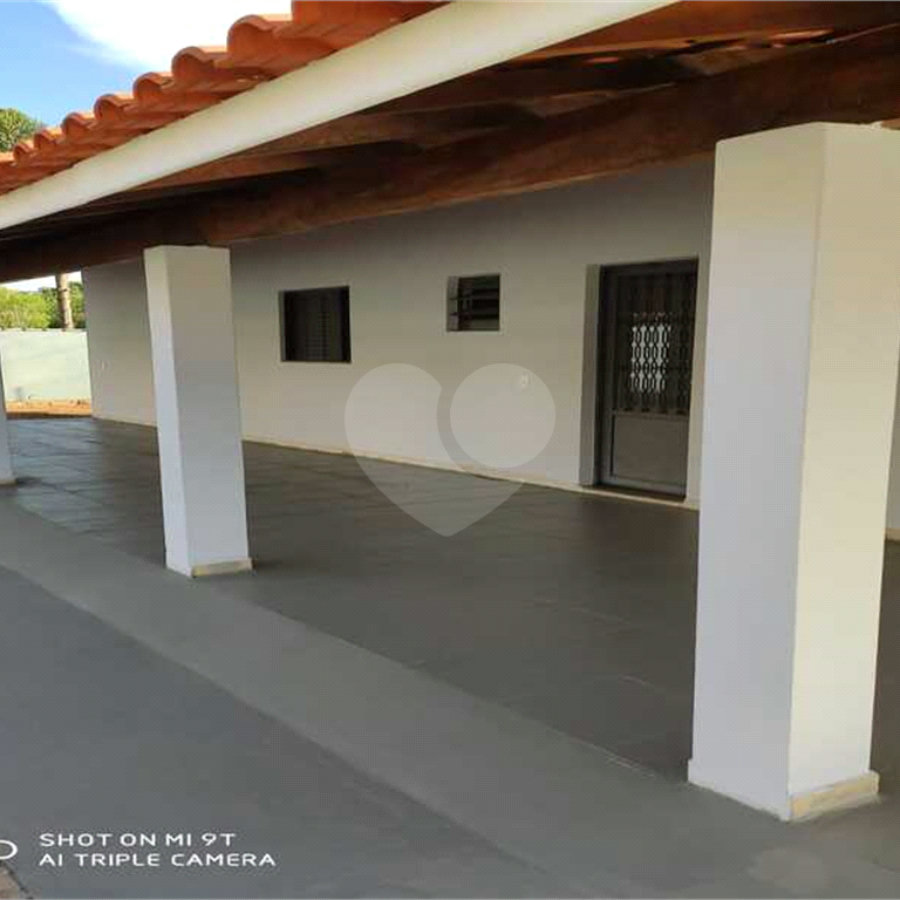 Chácara Venda com Piscina 04 dormitórios 01 suíte
