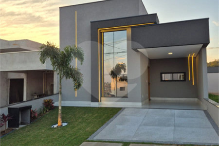 Indaiatuba - Casa moderna condomínio Park Vista Real 120 m² de área construída em um terreno de 200 m², projetada para oferecer conforto, integração e funcionalidade: Terreno com 200 m² - Área construída de 120 m² - 3 suítes já equipadas com ar condicionado e persianas black-out eletrônica - Escritó