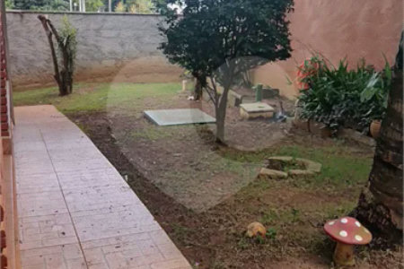 Casa à venda com 3 quartos, sendo 2 suítes, no condomínio Cafezal VI, Itupeva - SP