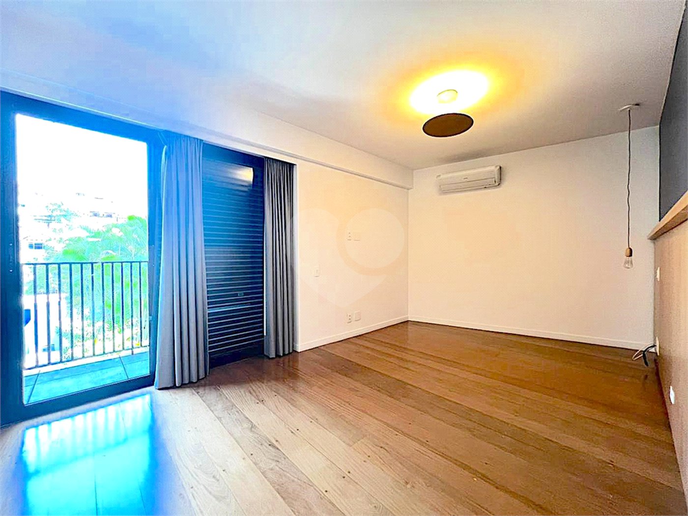 Imóvel 168m² Idea Zarvos com 3 suites, varanda na frente e na suíte, piscina, academia e 3 vagas Vila Madalena.