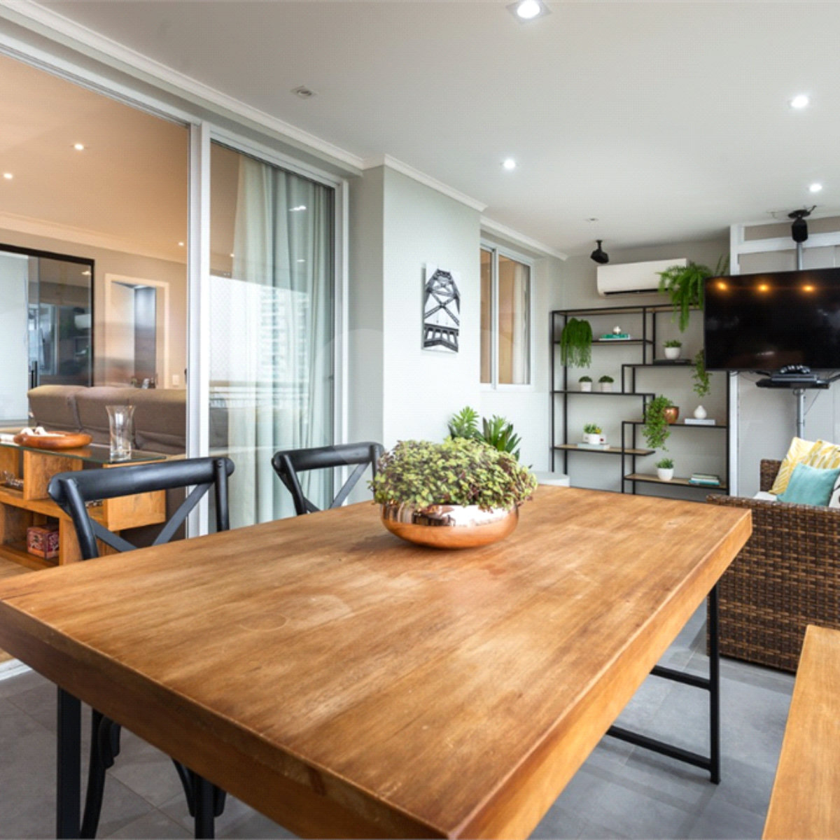 Apartamento na Rua Doutor Antônio Bento , 504 com 135m2 com 3 Suítes e 2 vagas de garagem