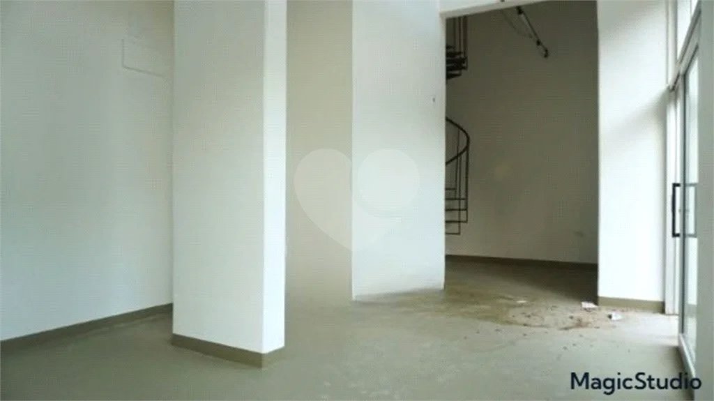 Loja com 52 m² , a 250 metros da estação Butantã , linha amarela do metrô.