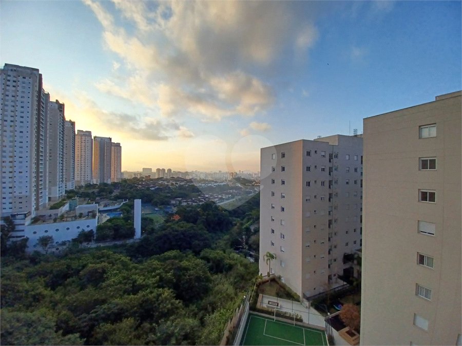 Apartamento à venda com 3 suítes em Vila Suzana, São Paulo, SP