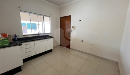 Casa à venda com 3 quartos, sendo 1 suíte,  em Jardim Primaveril, Três Lagoas, MS