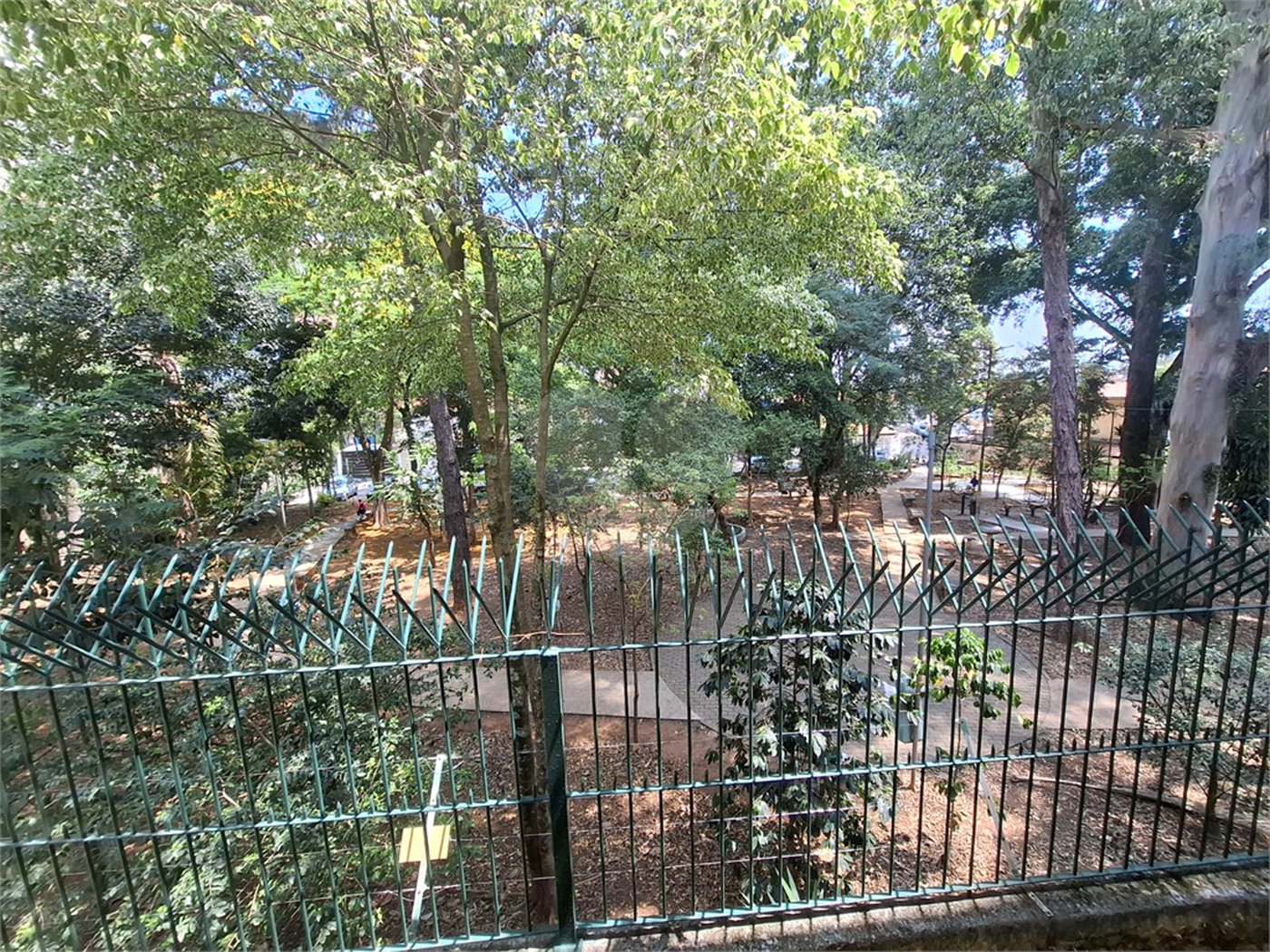Casa para alugar com 4 quartos, sendo 2 suítes, no condomínio Palm Garden, São Paulo - SP