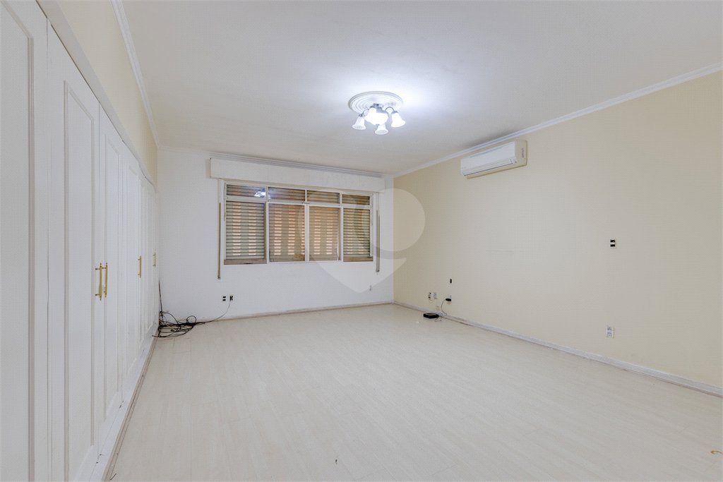 Sobrado à venda com 5 quartos, sendo 3 suítes,  em Jardim Luzitânia, São Paulo, SP