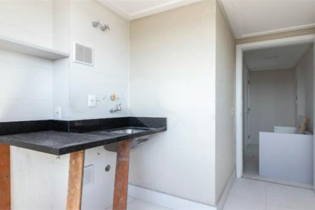 Apartamento à venda com 3 suítes em Moema, São Paulo, SP