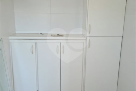 Casa à venda com 3 suítes no condomínio Estância Marambaia, Vinhedo - SP