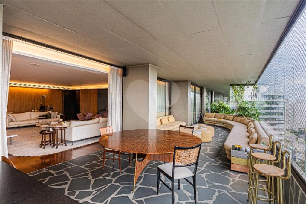 Apartamento à venda com 3 suítes em Vila Suzana, São Paulo, SP