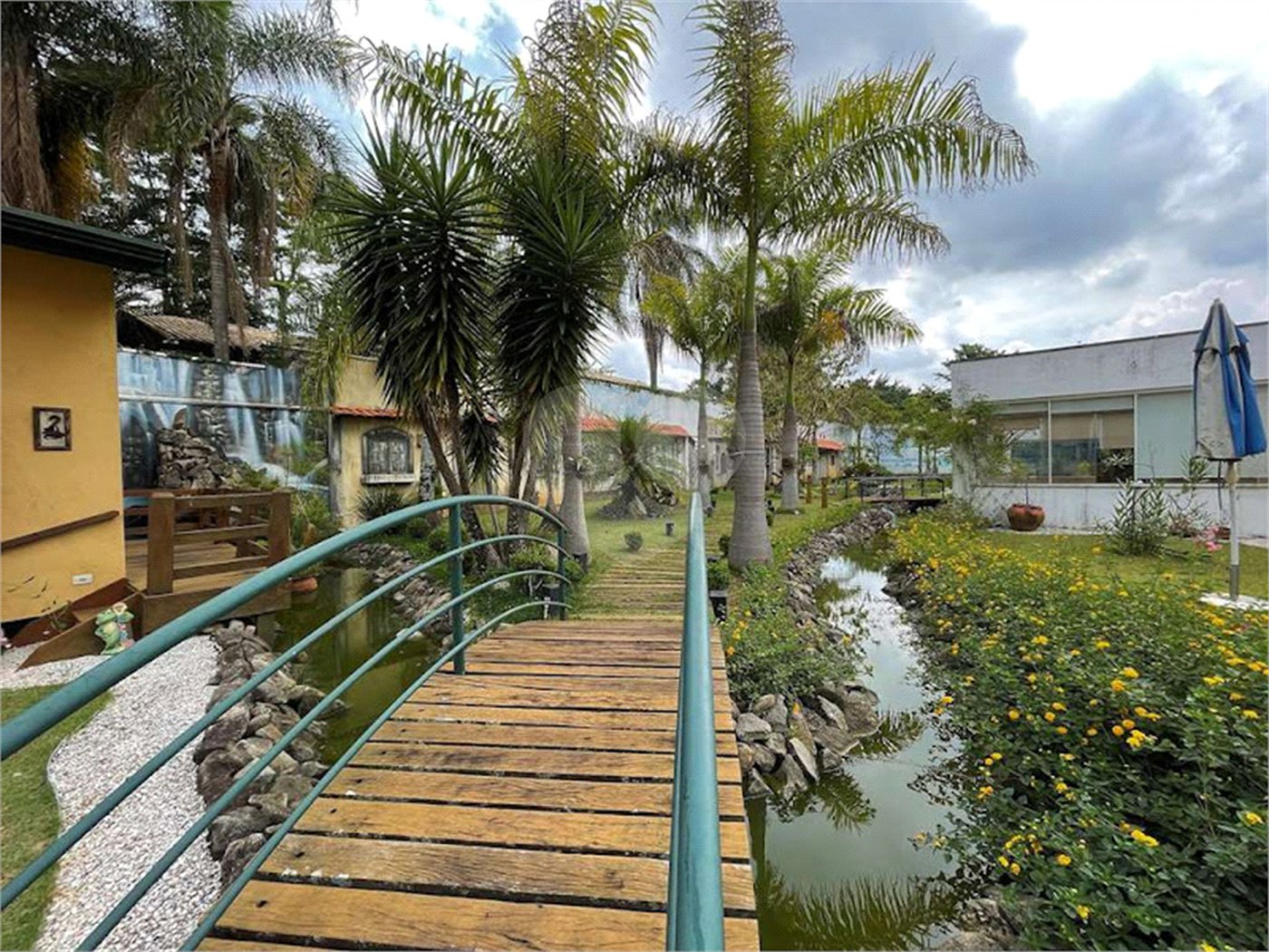 Casa à venda com 4 suítes no condomínio Miollo da Granja, Cotia - SP