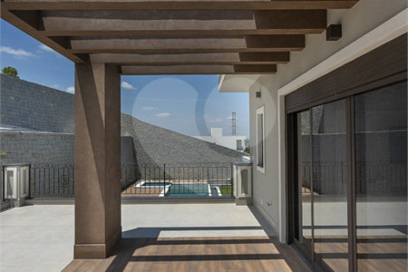 Casa à venda com 4 quartos, sendo 3 suítes, no condomínio Campo de Toscana, Vinhedo - SP