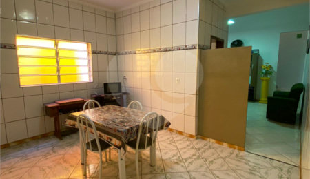 Sobrado à venda com 3 quartos em Jundiapeba, Mogi das Cruzes, SP