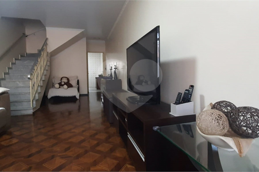 Sobrado à venda com 3 quartos, sendo 1 suíte, em Tremembé, São Paulo, SP