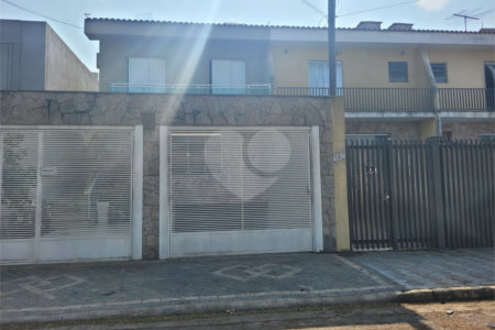 Sobrado à venda com 3 quartos, sendo 1 suíte, em Parque São Domingos, São Paulo, SP