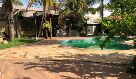 Casa à venda com 4 quartos, sendo 2 suítes,  no condomínio Zuleika Jabour, Salto - SP