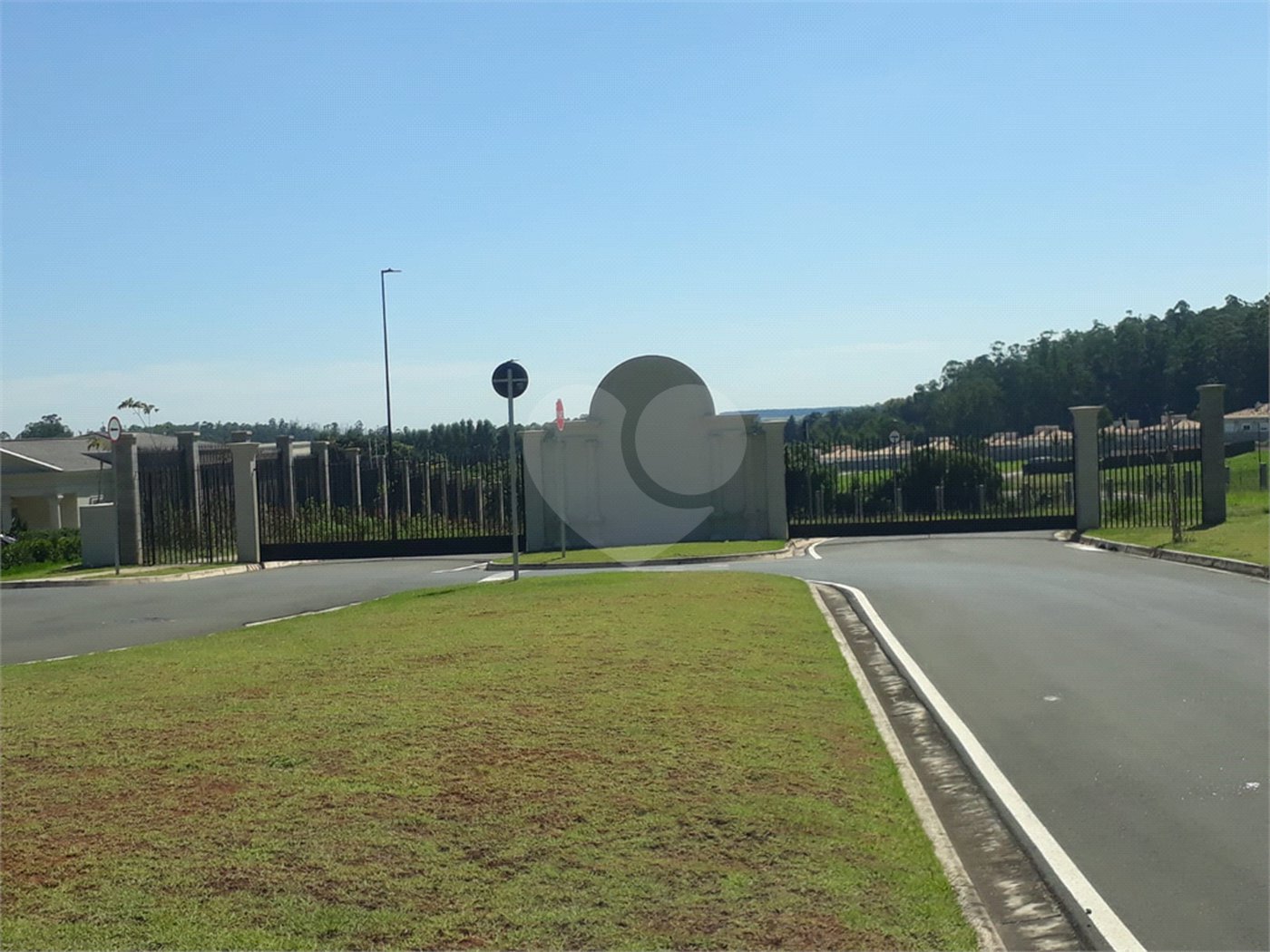 Casa à venda no condomínio Villa dos Pinheiros, Indaiatuba - SP