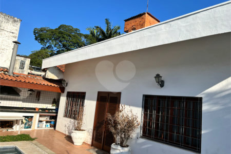 Casa à venda com 4 quartos, sendo 3 suítes, em Chácara Monte Alegre, São Paulo, SP
