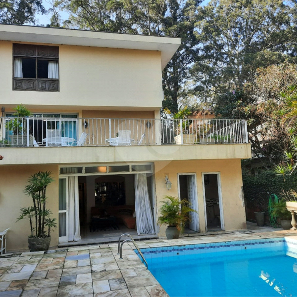 Sobrado à venda com 5 quartos, sendo 3 suítes, em Jardim Marajoara, São Paulo, SP