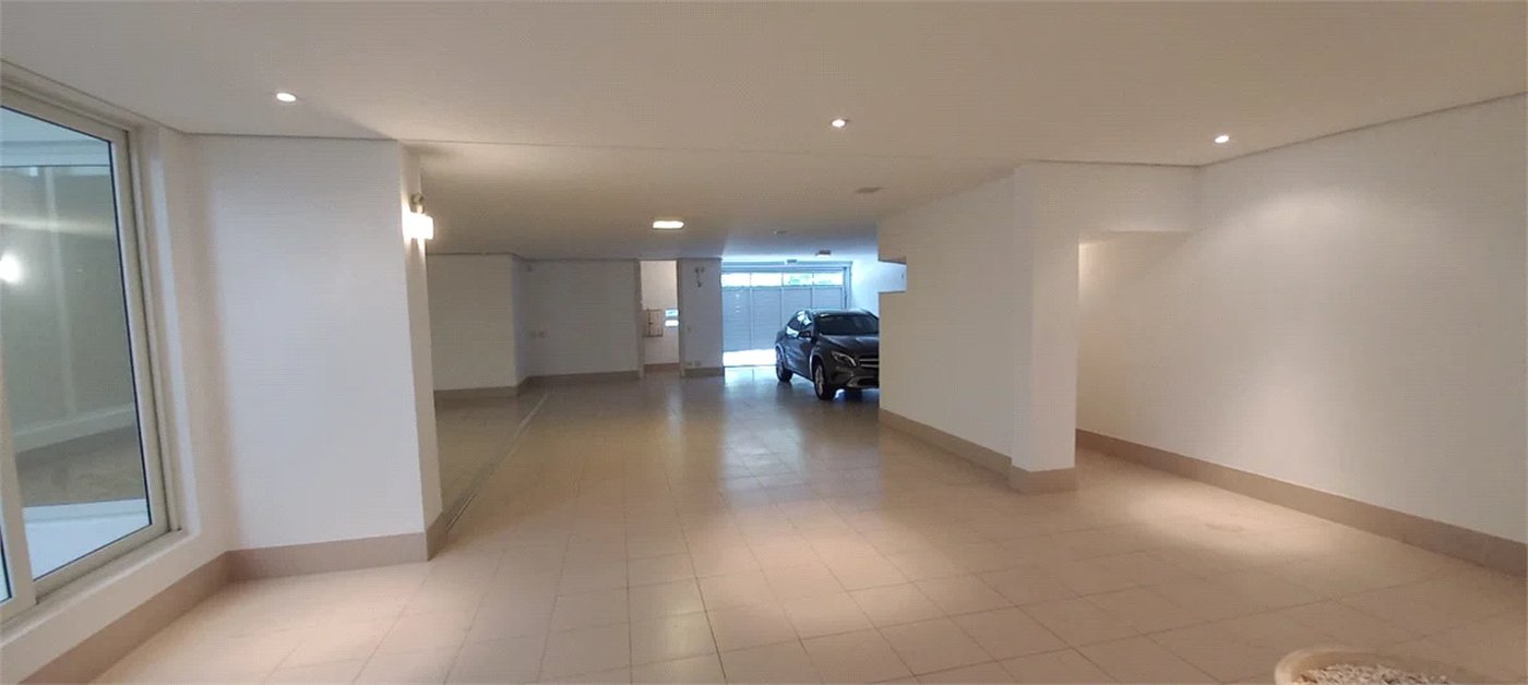 Sobrado à venda ou para alugar com 7 quartos, sendo 4 suítes, em Cidade Jardim, São Paulo, SP