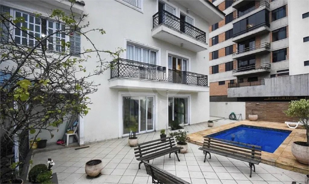 Casa à venda com 5 suítes em Jardim Londrina, São Paulo, SP