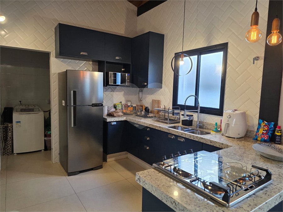 Casa à venda com 3 suítes no condomínio Portal do Bosque, Louveira - SP