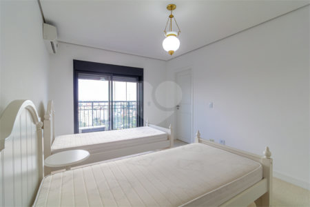 Apartamento à venda com 4 suítes em Jardim Marajoara, São Paulo, SP