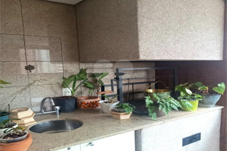 Apartamento à venda com 3 suítes em Vila Suzana, São Paulo, SP