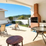 Casa à venda com 3 suítes no condomínio Recanto dos Paturis, Vinhedo - SP