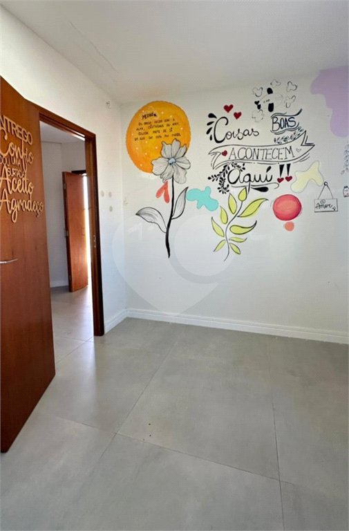 Casa à venda com 3 quartos, sendo 2 suítes, no condomínio Residencial Maria Dulce, Indaiatuba - SP