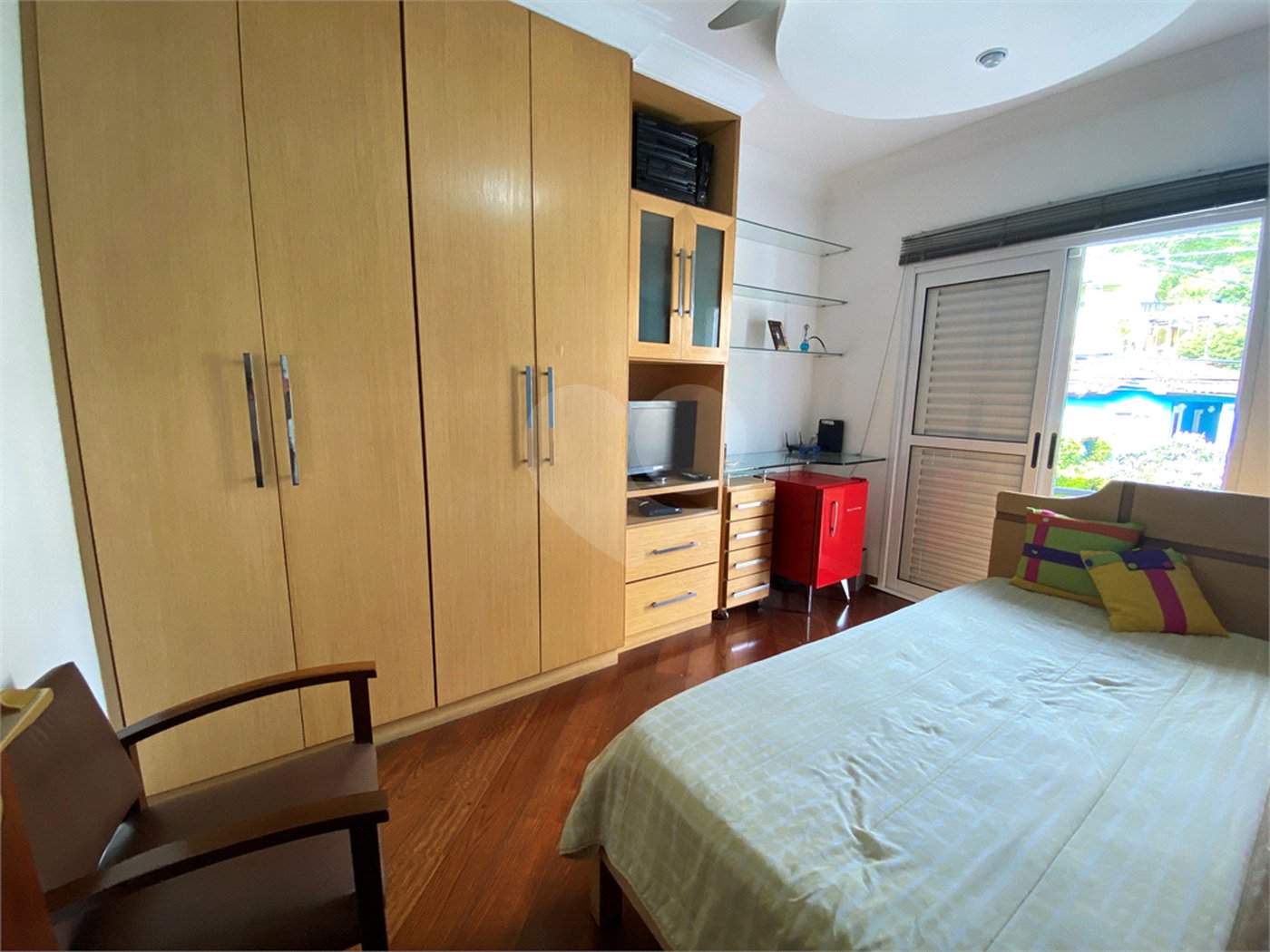 Sobrado à venda com 4 quartos, sendo 1 suíte, em Horto, São Paulo, SP