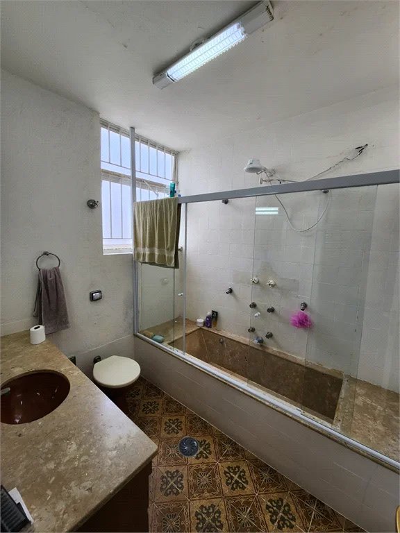 Sobrado à venda com 4 quartos, sendo 2 suítes, em Jardim Leonor, São Paulo, SP