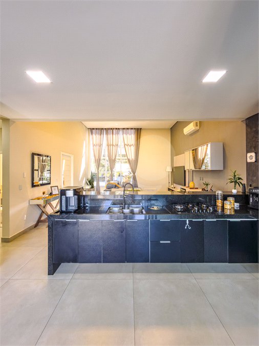 Casa à venda com 3 suítes no condomínio Jardim Residencial Dona Maria José, Indaiatuba - SP