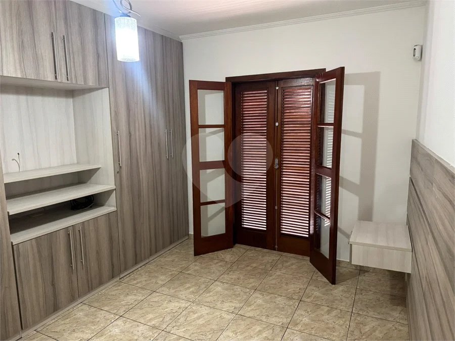 Sobrado à venda ou para alugar com 3 suítes em Vila Sônia, São Paulo, SP