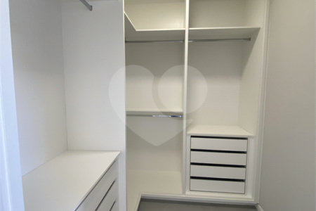 Casa à venda com 3 quartos, sendo 1 suíte, no condomínio Reserva Central Parque, Salto - SP