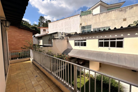 Sobrado à venda com 4 quartos, sendo 3 suítes,  em Jardim São Bento, São Paulo, SP
