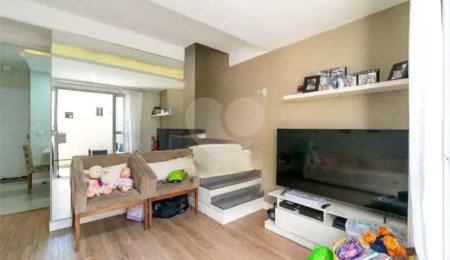 Casa à venda com 2 suítes no condomínio Nova Porcelana, São Paulo - SP