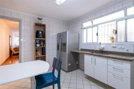 Sobrado à venda com 3 quartos, sendo 1 suíte, em Vila Morse, São Paulo, SP