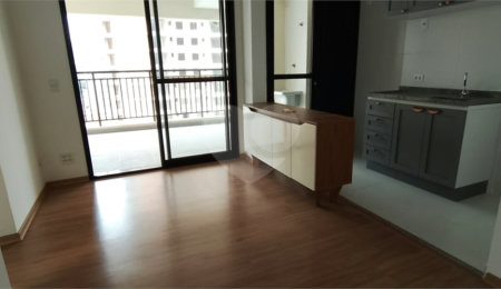 Apartamento para alugar com 3 quartos, sendo 1 suíte,  em Vila Firmiano Pinto, São Paulo, SP
