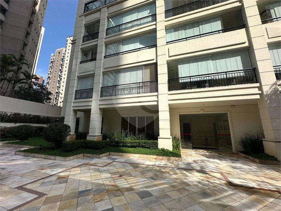 Apartamento à venda com 3 quartos, sendo 1 suíte, em Indianópolis, São Paulo, SP