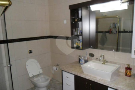 Casa à venda com 3 quartos, sendo 1 suíte, em Jardim Santa Helena, Poá, SP