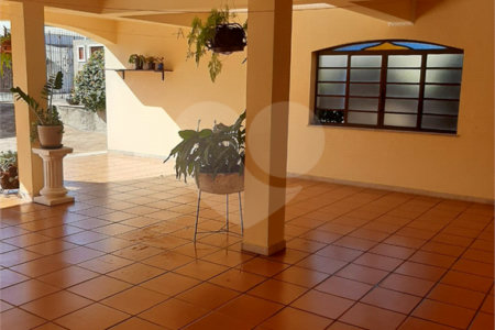 Casa à venda com 3 quartos, sendo 1 suíte, no Centro, Vinhedo, SP