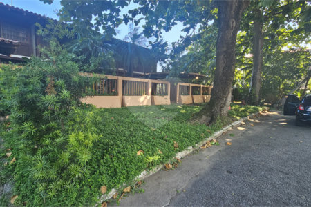 Casa em condomínio à venda com 5 quartos, sendo 3 suítes, em Barra da Tijuca, Rio de Janeiro, RJ