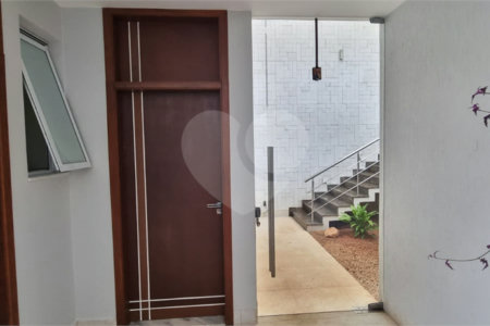 Casa à venda com 5 quartos, sendo 2 suítes, no condomínio Swiss Park, São Bernardo do Campo - SP