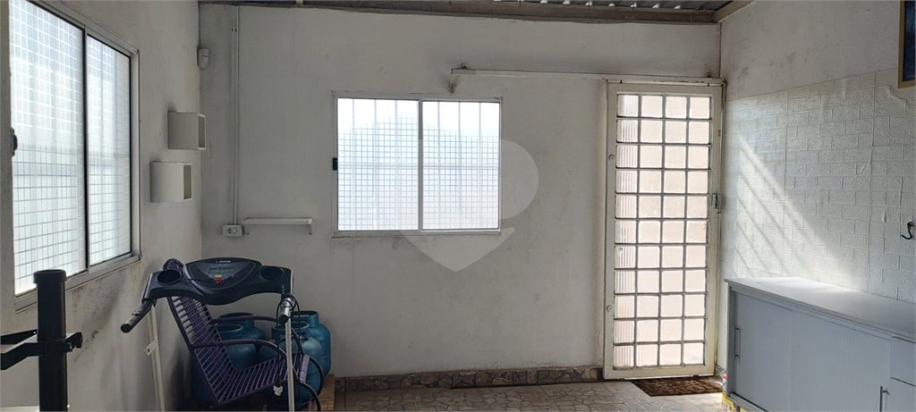 Sobrado à venda com 3 quartos em Vila Maria de Maggi, Suzano, SP