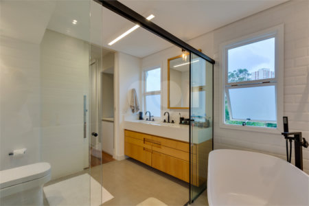 Casa Térrea à venda com 4 suítes em Jardim Marajoara, São Paulo, SP